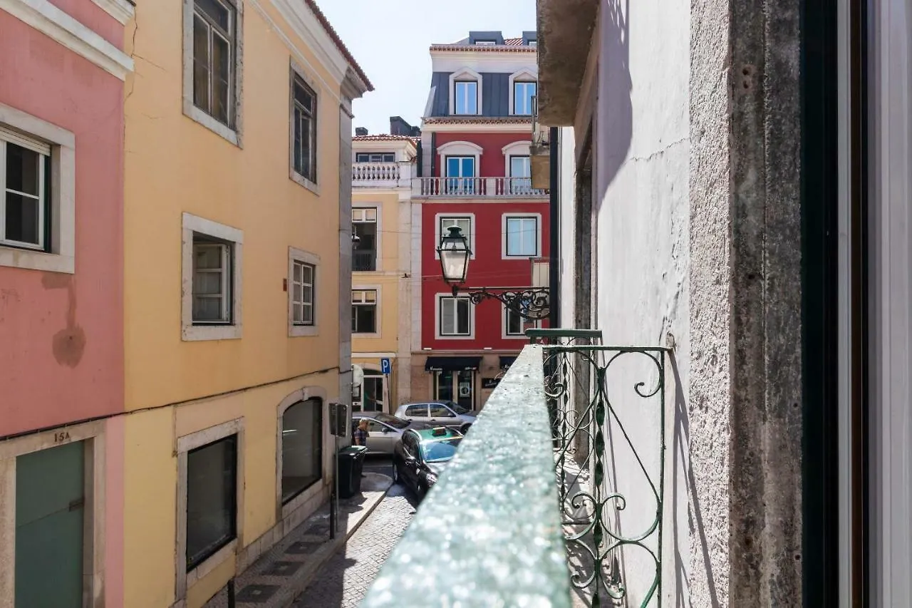 Perfect, Cool, Aircon, 2 Beds 2 Bath Best Location Lisboa Daire